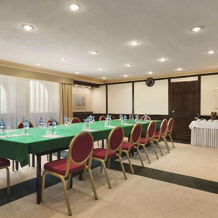 Ramada By Wyndham Bahrain Hotel Manama Ngoại thất bức ảnh