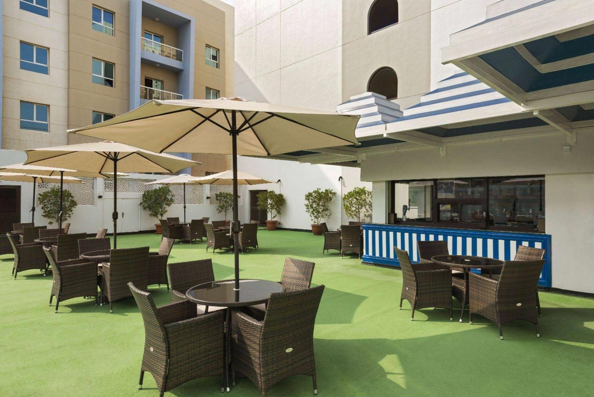 Ramada By Wyndham Bahrain Hotel Manama Ngoại thất bức ảnh