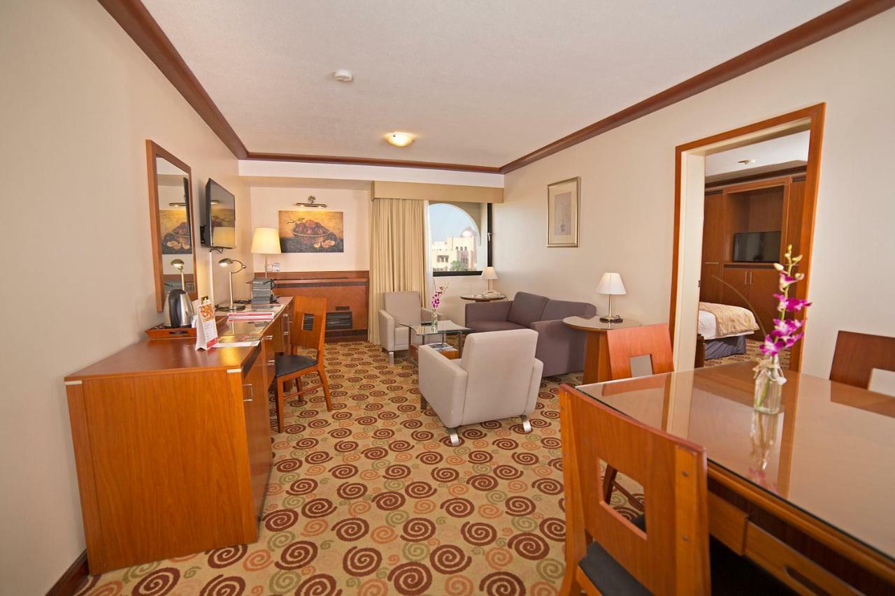 Ramada By Wyndham Bahrain Hotel Manama Ngoại thất bức ảnh