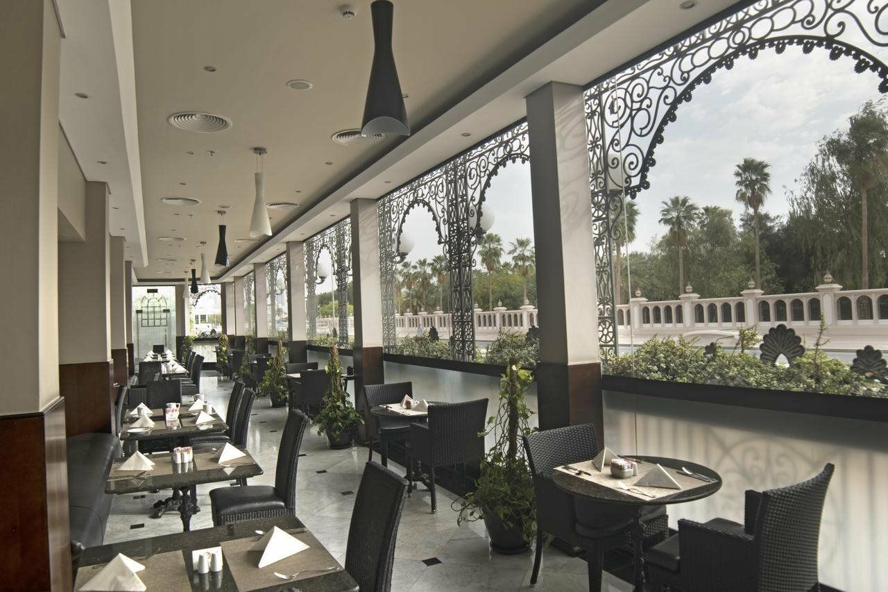Ramada By Wyndham Bahrain Hotel Manama Ngoại thất bức ảnh