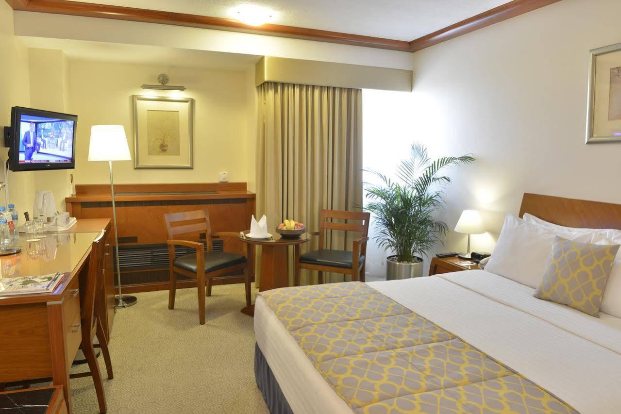 Ramada By Wyndham Bahrain Hotel Manama Ngoại thất bức ảnh