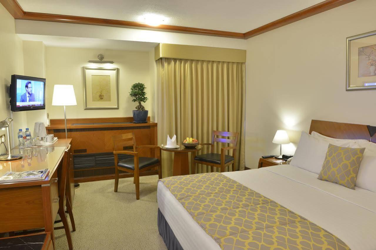 Ramada By Wyndham Bahrain Hotel Manama Ngoại thất bức ảnh