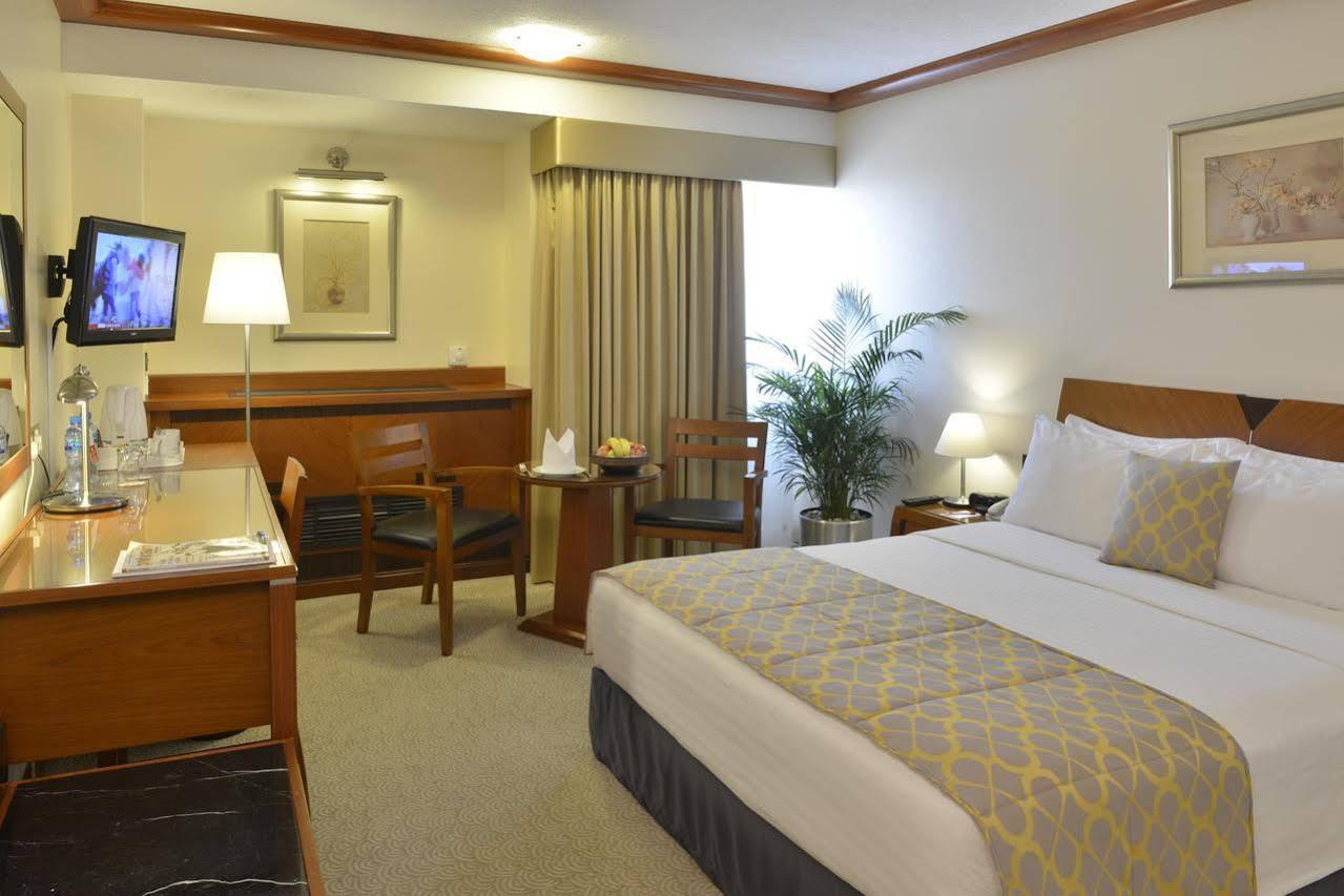 Ramada By Wyndham Bahrain Hotel Manama Ngoại thất bức ảnh